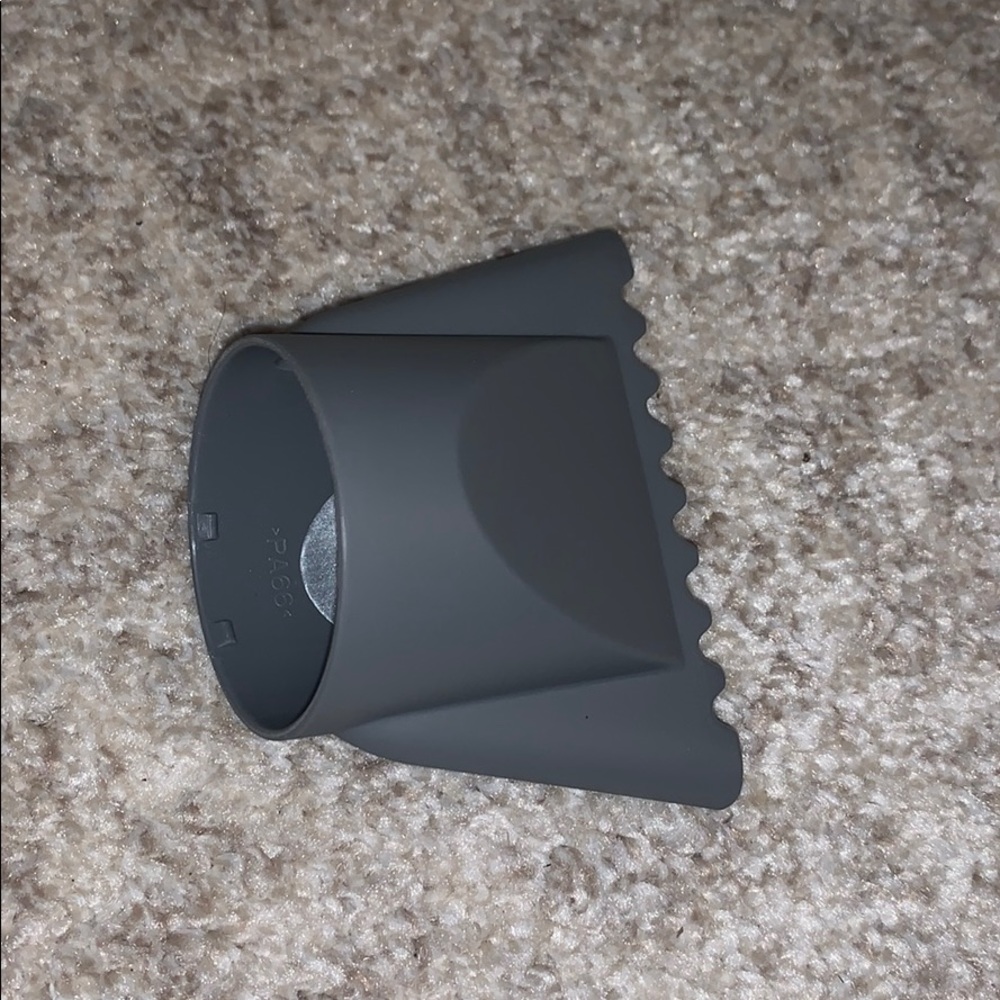 Dry bar hair dryer nozzle